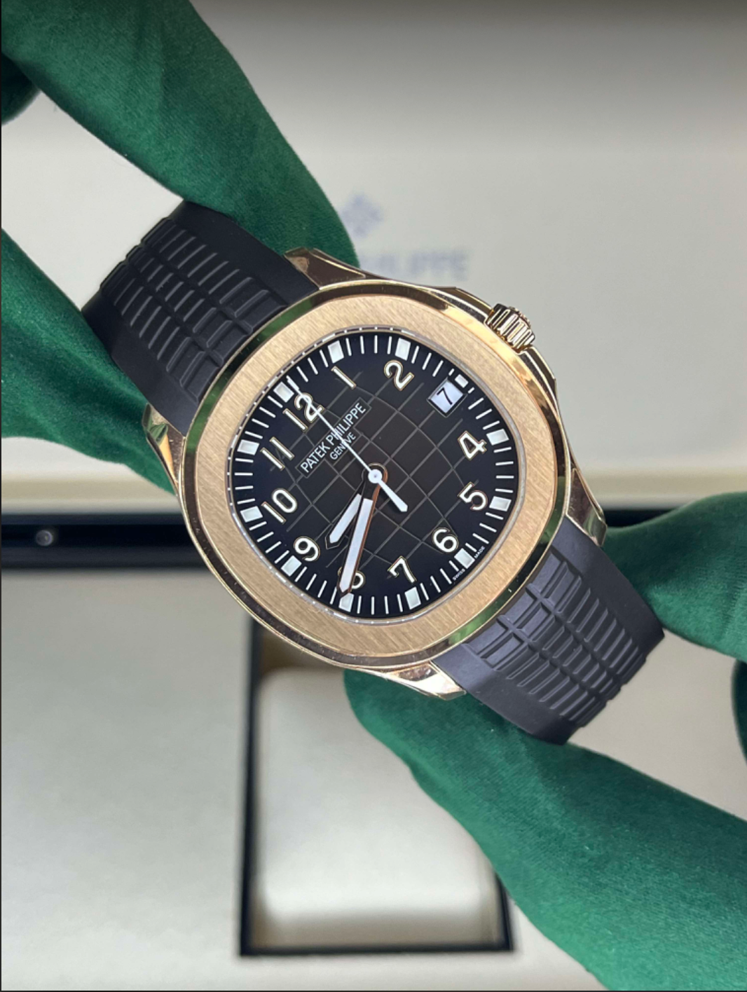 2022 Patek Philippe Aquanaut Rose Gold 5167R